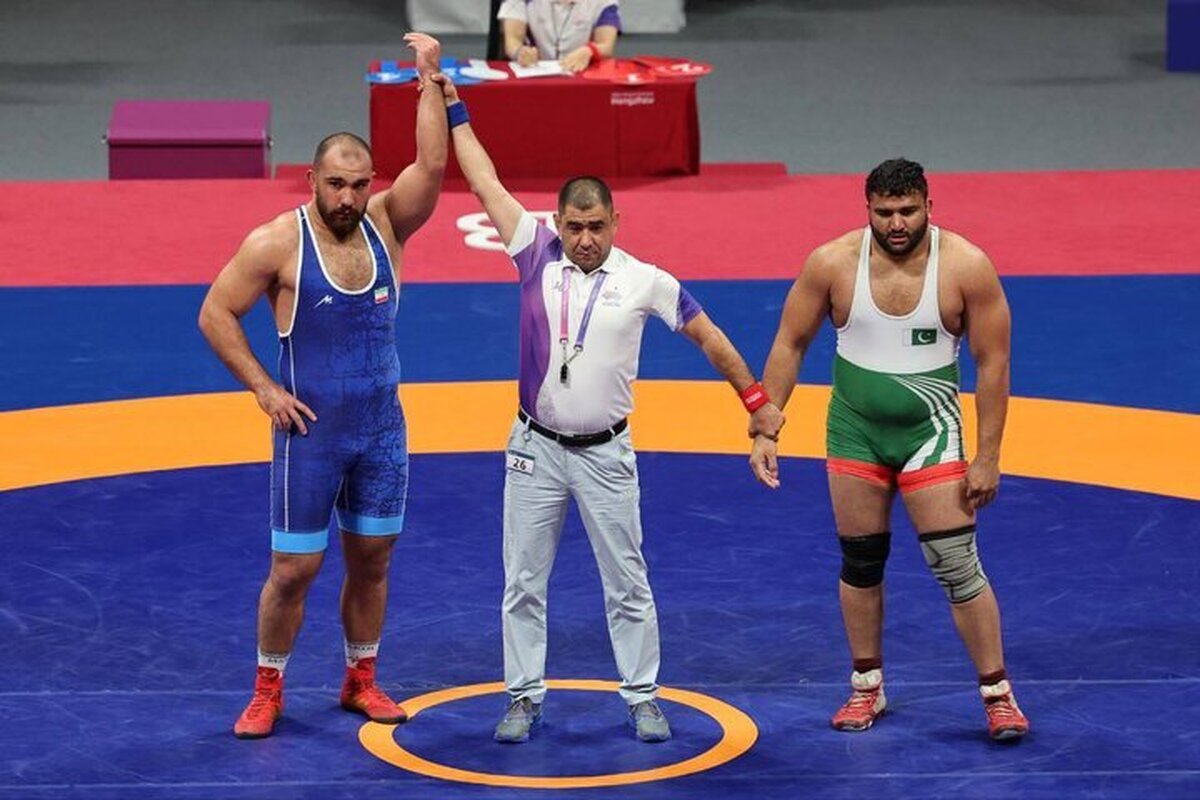 ورزش ایران امیدوار است در چهاردهمین روز از نوزدهمین دوره بازی‌های آسیایی با کسب چند مدال طلا به وضعیتش در جدول رده بندی توزیع مدال‌ها سروسامان بهتری دهد.