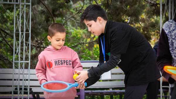 خواهران منصوریان دست به راکت شدند خواهران منصوریان دست به راکت شدند