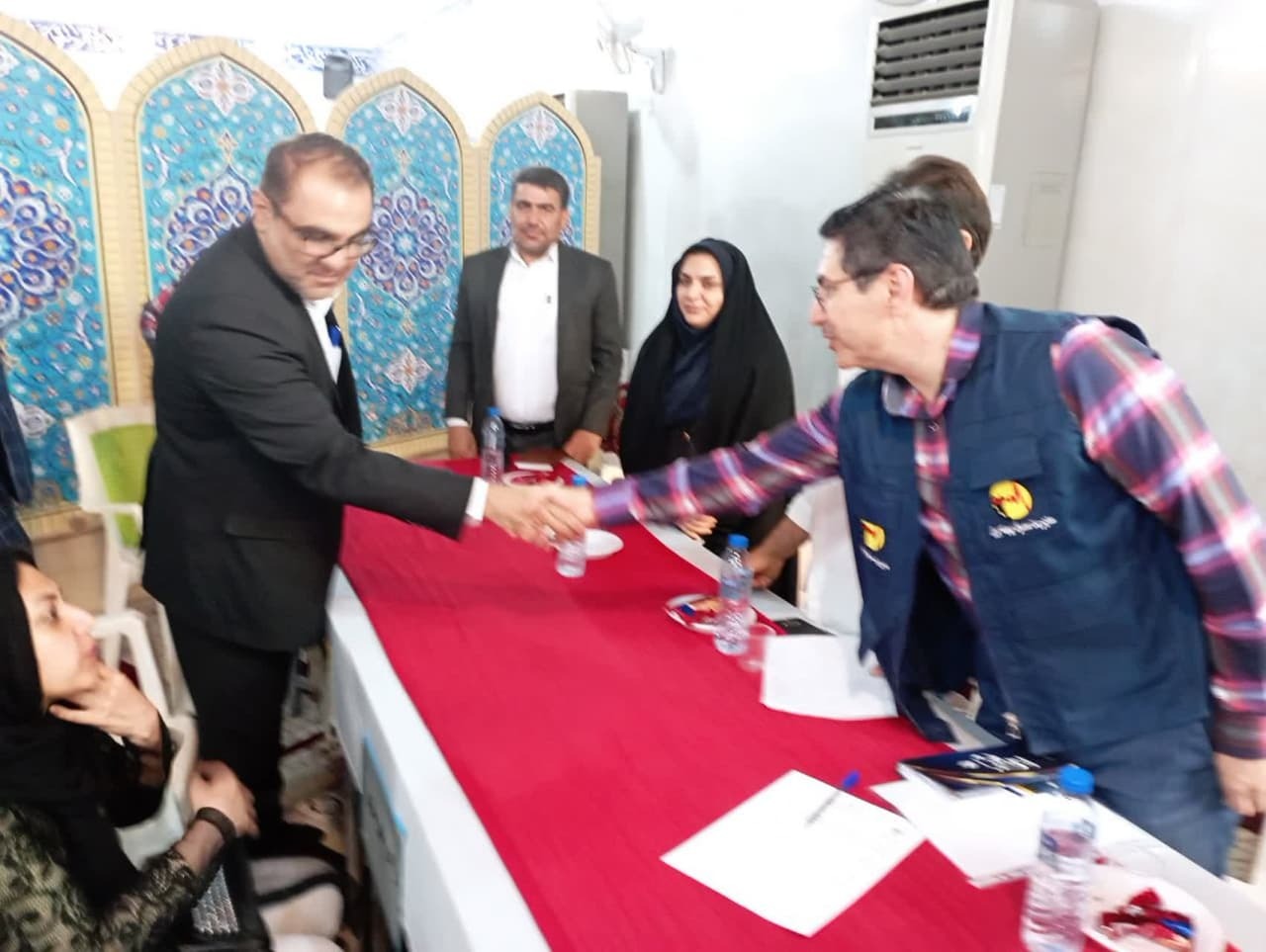 نشست تیم تخصصی با مردم محله علی آباد شهر برازجان  نشست تیم تخصصی با مردم محله علی آباد شهر برازجان