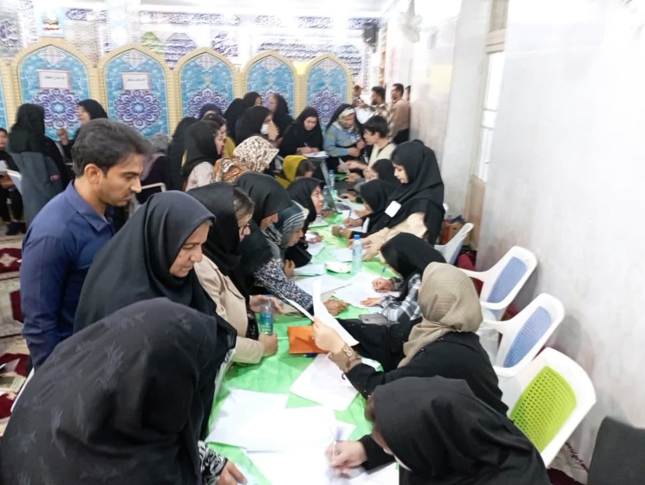 نشست تیم تخصصی با مردم محله علی آباد شهر برازجان  نشست تیم تخصصی با مردم محله علی آباد شهر برازجان