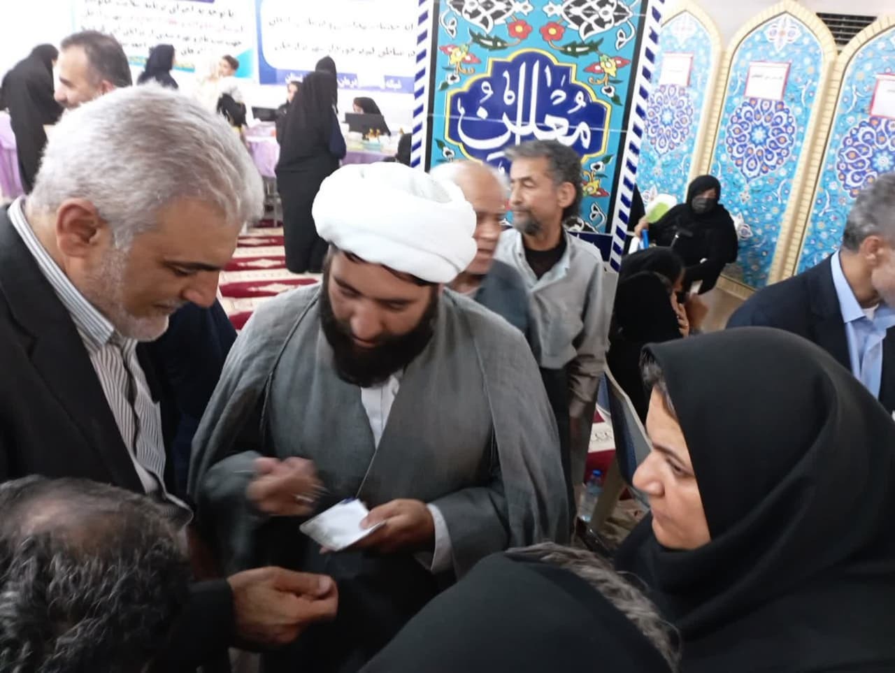 نشست تیم تخصصی با مردم محله علی آباد شهر برازجان  نشست تیم تخصصی با مردم محله علی آباد شهر برازجان