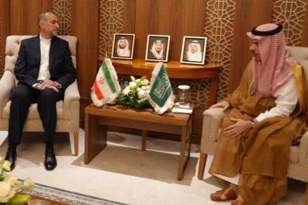 وزیر خارجه کشورمان با همتای عربستانی خود در جده دیدار کرد.