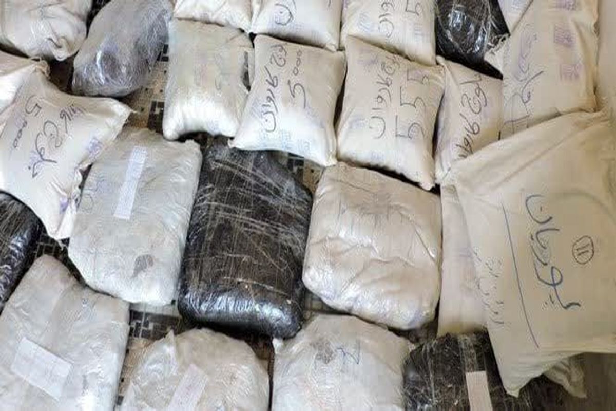 با تلاش شبانه روزی ماموران انتظامی استان هرمزگان در هفته گذشته بیش از 800 کیلو انواع مواد مخدر کشف و ضبط شد.