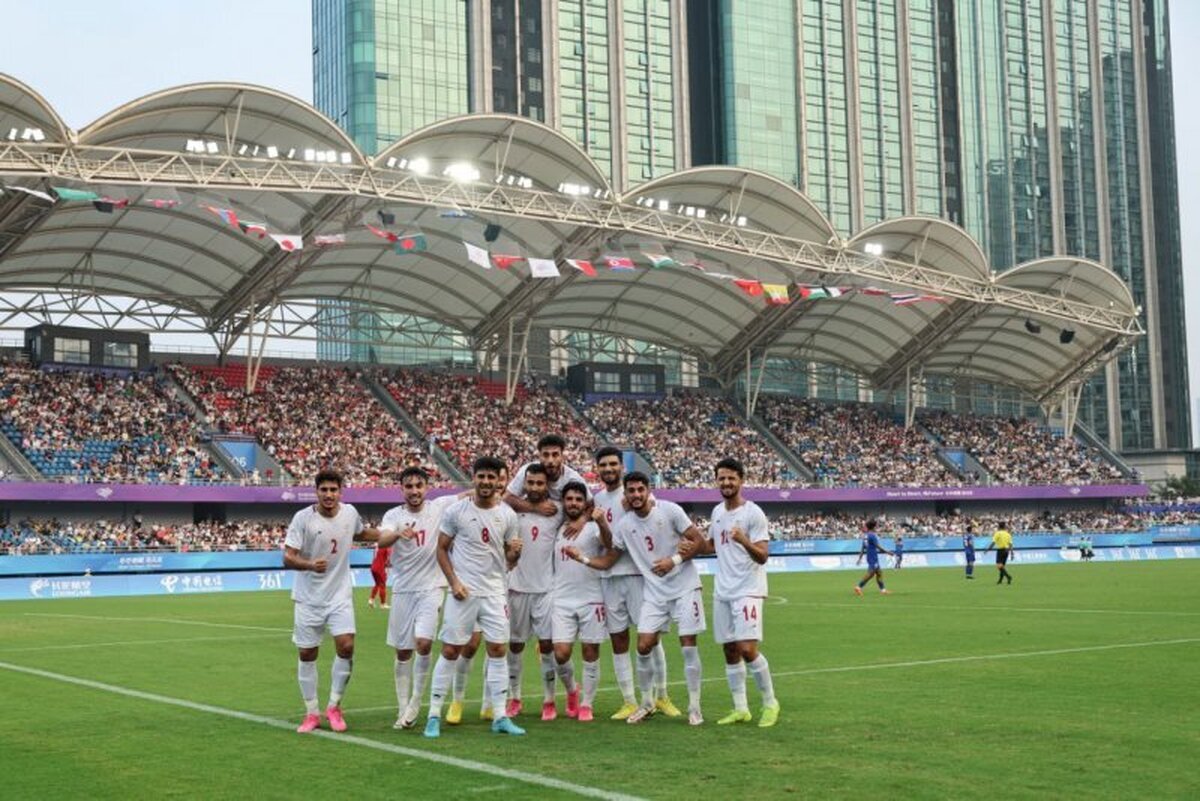 تیم فوتبال امید ایران در مرحله یک چهارم نهایی بازیهای آسیایی برابر تیم هنگ کنگ یک بر صفر بازنده شد و از دور مسابقات کنار رفت.