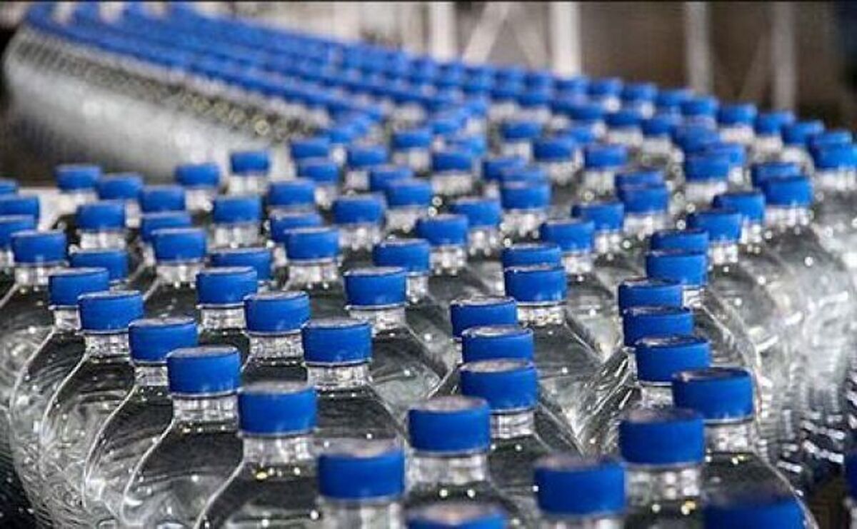 بیش از یک میلیون بطری آب معدنی برای ارسال به غزه تحویل هلال احمر شد