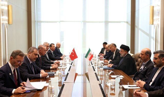 مذاکره تفصیلی رئیسی و اردوغان | تاکید براهمیت اجلاس ریاض برای توقف فوری بمباران و رفع محاصره مذاکره تفصیلی رئیسی و اردوغان | تاکید براهمیت اجلاس ریاض برای توقف فوری بمباران و رفع محاصره