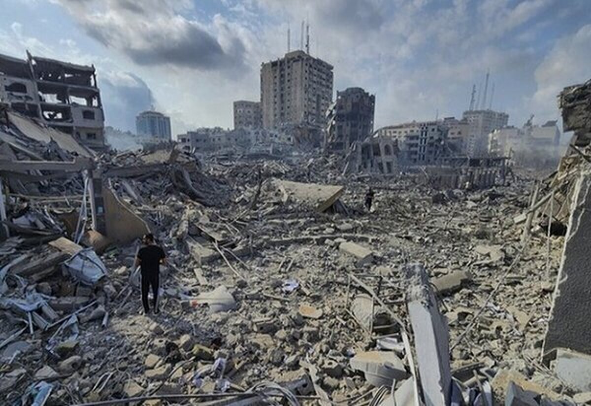 منابع حقوق بشری با اشاره به بمباران وحشیانه غزه توسط جنگنده‌های رژیم صهیونیستی اعلام کردند که به طور میانگین به هر یک کیلومتر مربع درغزه ۲۲ موشک ویرانگر شلیک شده است.