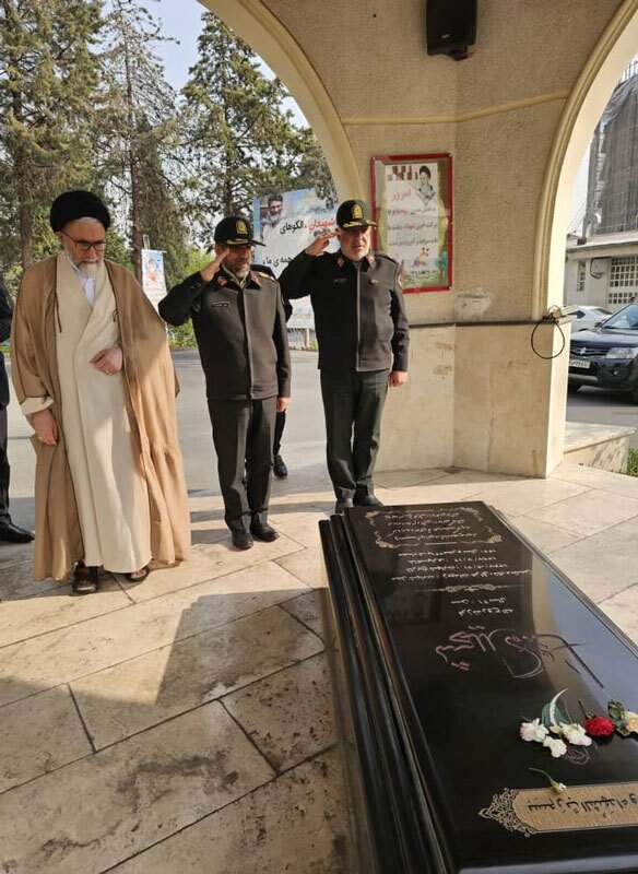 آسیبدیدگی فرامرزی ایران نزولی شده با باندهای ضد امنیتی قاطع برخورد میکنیم آسیبدیدگی فرامرزی ایران نزولی شده با باندهای ضد امنیتی قاطع برخورد میکنیم