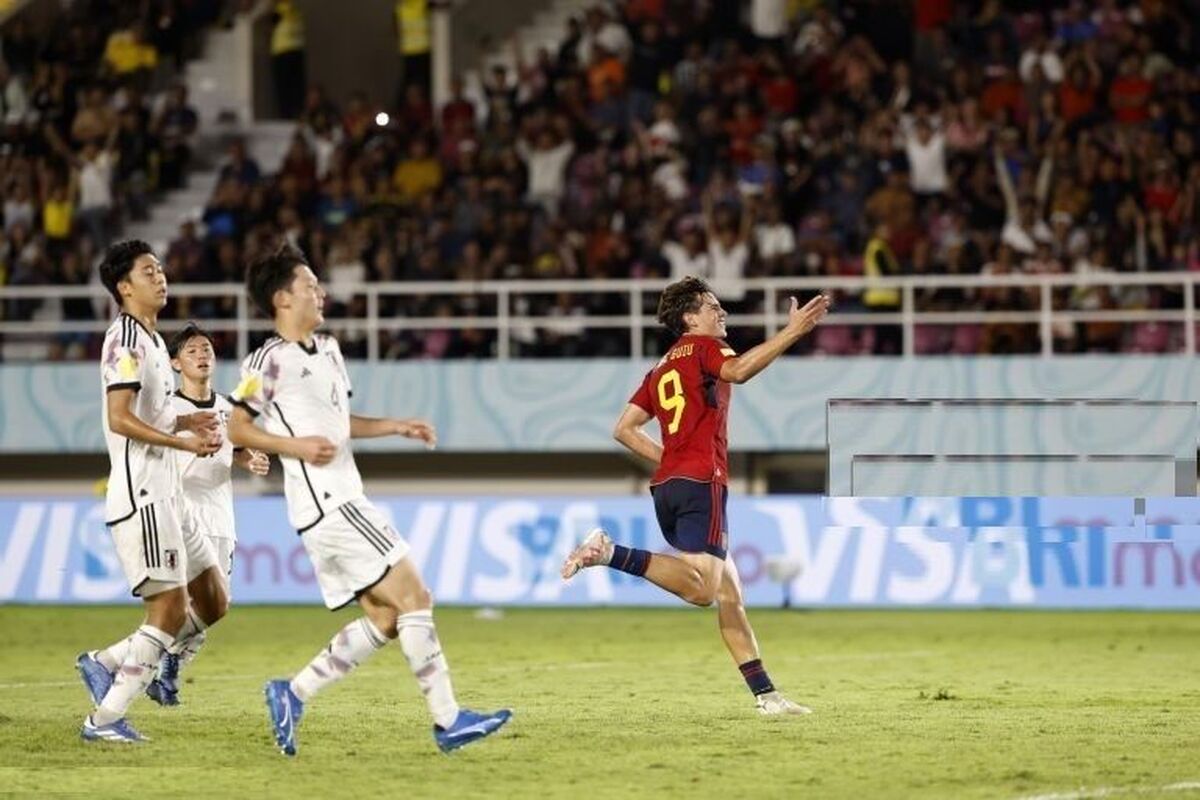 تیم نوجوانان اسپانیا با پیروزی برابر ژاپن به مرحله یک چهارم نهایی رقابت‌های جام‌ جهانی زیر ۱۷ سال صعود کرد.