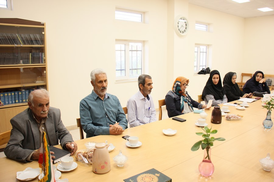 «اسم شب، صبح است»