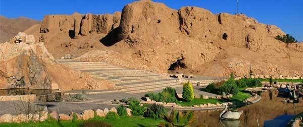 درخشش نگین 3هزار ساله انگشترتاریخ شهر کرمان درخشش نگین 3هزار ساله انگشترتاریخ شهر کرمان