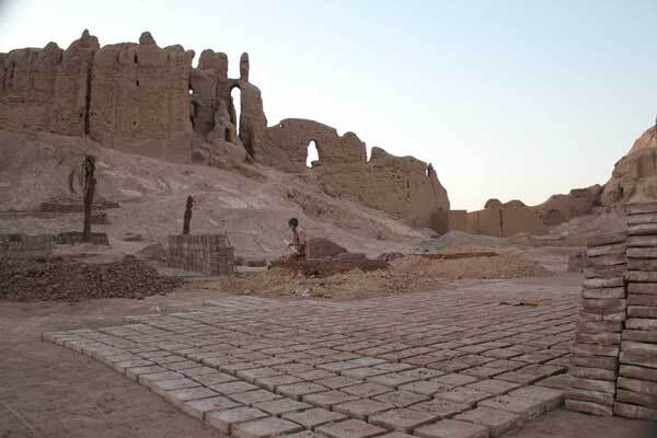 درخشش نگین 3هزار ساله انگشترتاریخ شهر کرمان درخشش نگین 3هزار ساله انگشترتاریخ شهر کرمان