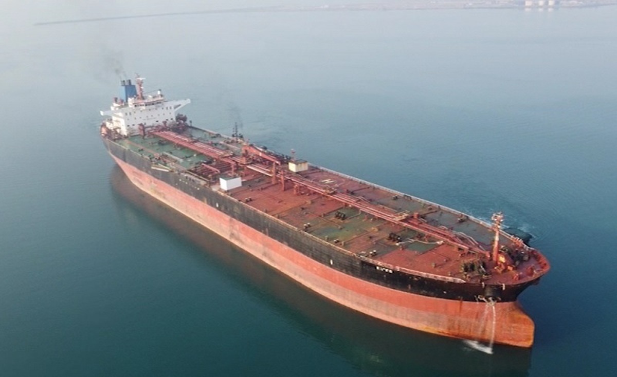 متخصصان مجتمع کشتی سازی و صنایع فراساحل ایران در بندرعباس با تعمیر یک فروند شناور خارجی در مدت ۱۵ روز، رکورد جدیدی ثبت کردند.