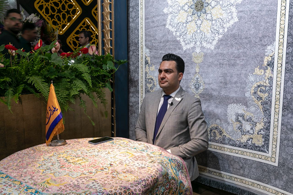 درخشش شرکت فرش یلدای کویر کاشان در نمایشگاه بین‌المللی فرش ماشینی 1402