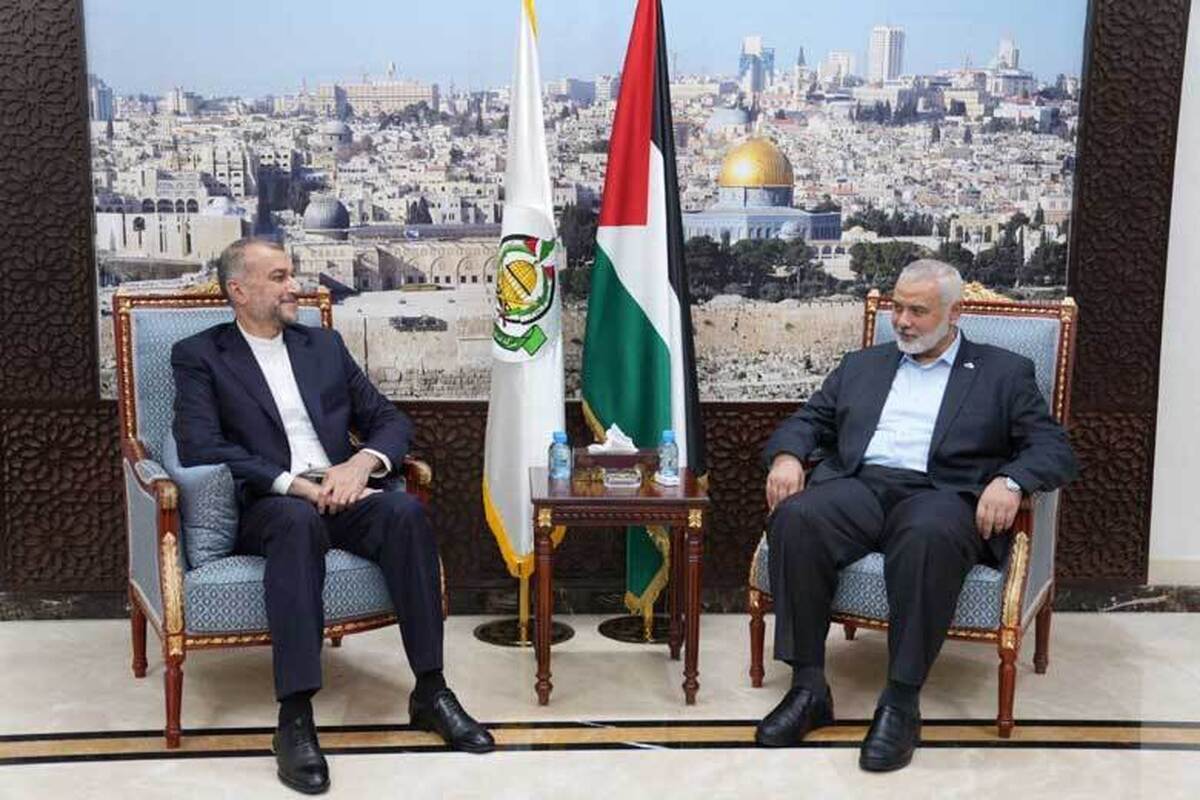 وزیر امور خارجه جمهوری اسلامی ایران بعدازظهر امروز در دوحه با اسماعیل هنیه رئیس دفتر سیاسی حماس دیدار و درباره اوضاع غزه به گفتگو پرداخت.