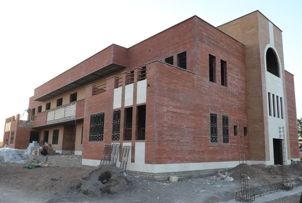 مدیرکل نوسازی مدارس استان کرمان در بازدید از پروژه های آموزشی نیمه تمام خیری شهرستان رفسنجان، از اختصاص اعتباری بالغ بر ۳۰ میلیارد تومان جهت تکمیل این پروژه ها خبر داد. 