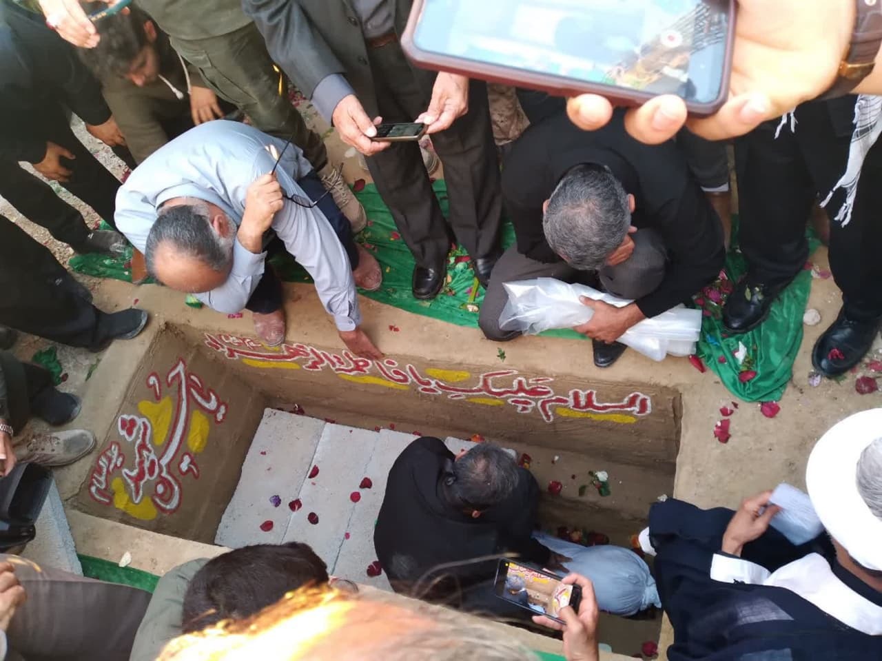 تشییع پرشور پیکر شهید خوشنام دهقاید