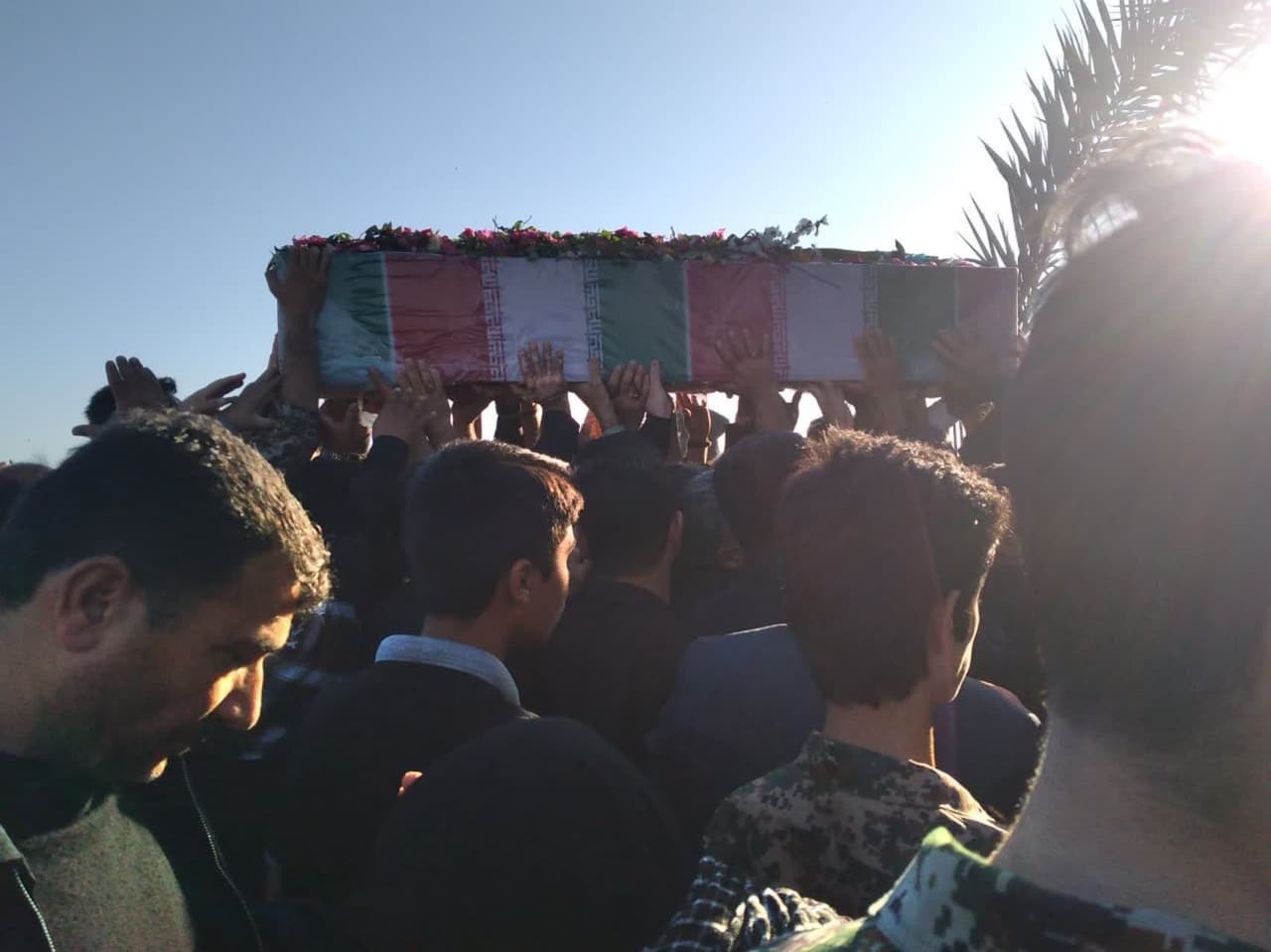 تشییع پرشور پیکر شهید خوشنام دهقاید