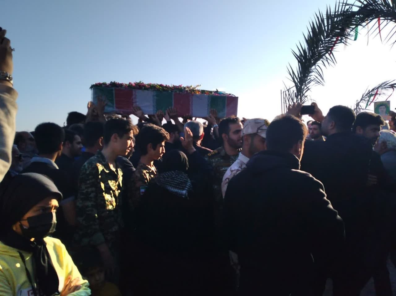 تشییع پرشور پیکر شهید خوشنام دهقاید