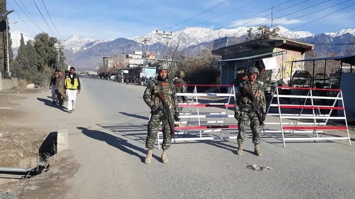 حمله شبه‌ نظامیان به پاسگاه ارتش پاکستان در نزدیکی مرز افغانستان، به کشته شدن دست کم ۱۶ نیروی امنیتی منجر شد.