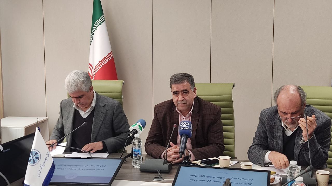 تولید برخی اقلام دارویی به‌صرفه نیست | مطالبات در بخش دارو و تجهیزات پزشکی به ۵۴ هزار میلیارد رسید