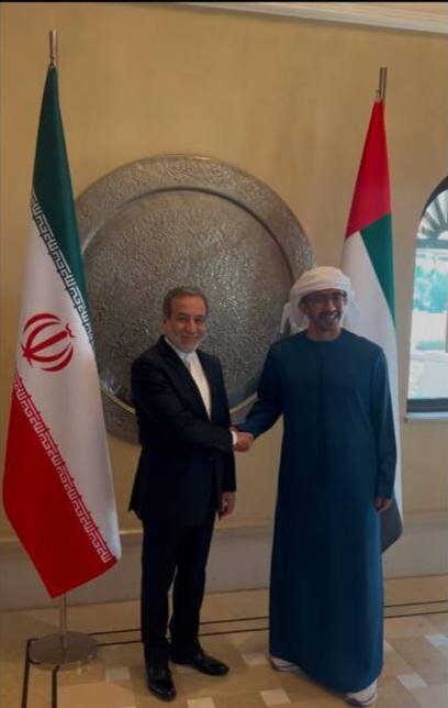 عراقچی با همتای اماراتی خود دیدار کرد عراقچی با همتای اماراتی خود دیدار کرد