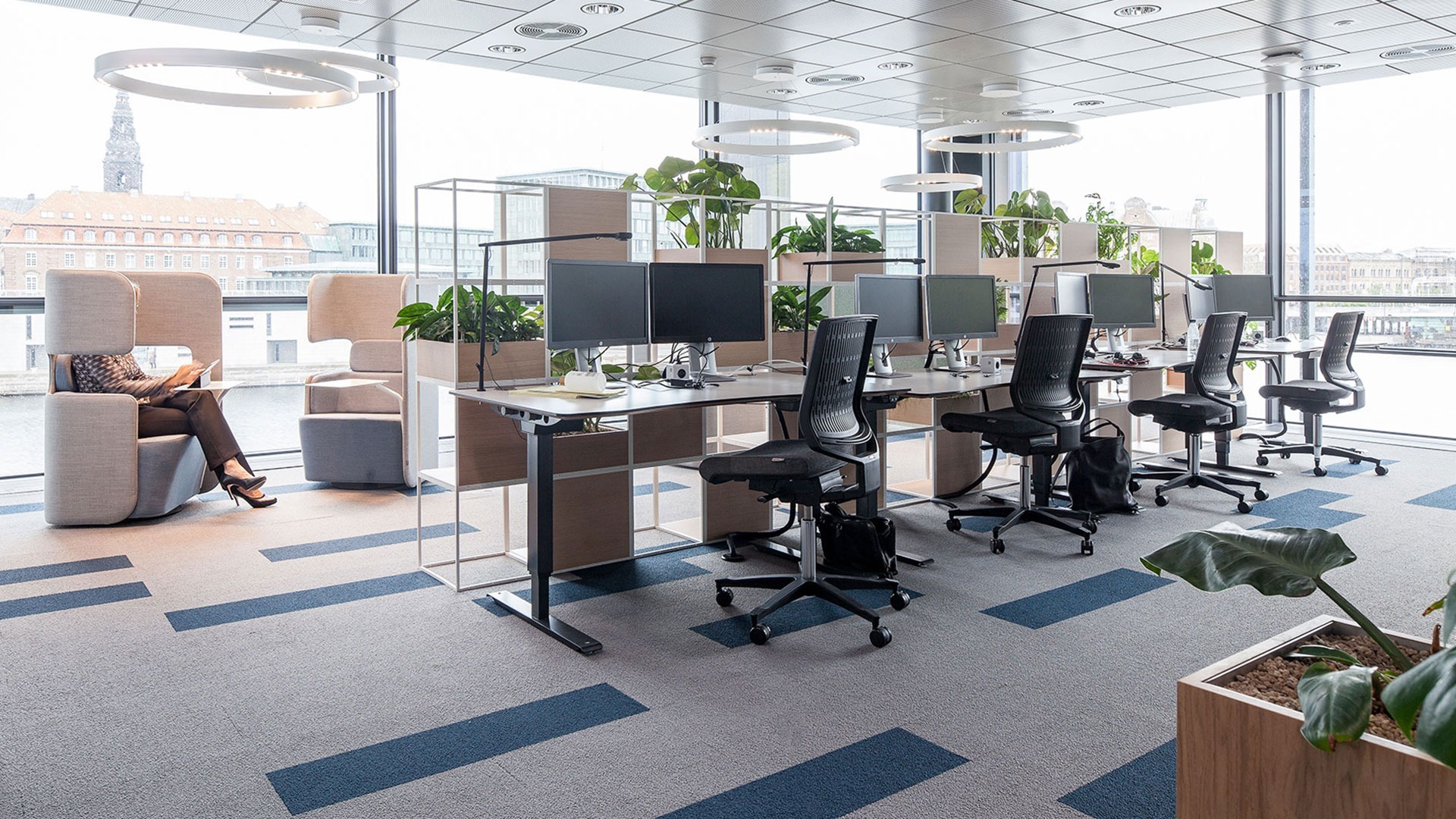 موکت اداری و نقش آن در طراحی مینیمال دفتر کار موکت اداری و نقش آن در طراحی مینیمال دفتر کار