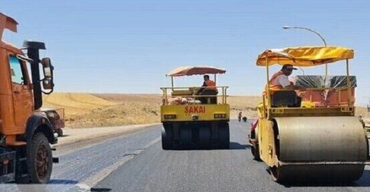 محسن عمادی،مدیرکل راهداری و حمل و نقل جاده‌ای فارس از آغاز بهره برداری و گلنگ‌زنی ۹۱ پروژه حوزه راهداری و حمل و نقل جاده‌ای این استان همزمان با دهه مبارک فجر با اعتباری بالغ بر ۲۵ هزار و ۴۲۹ میلیارد ریال خبر داد.