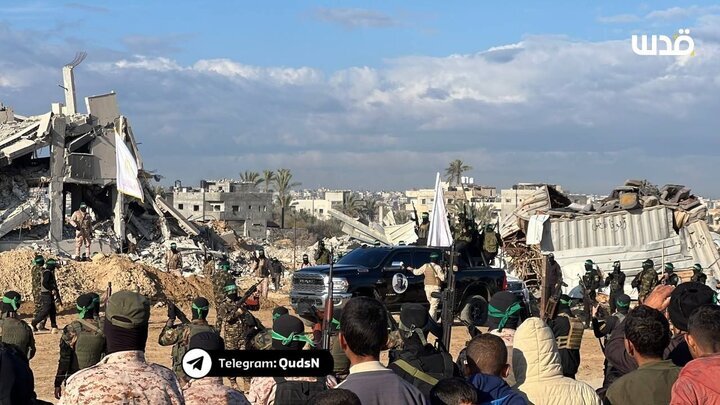 عکس | تعجب رادیو رژیم صهیونیستی از سلاح‌های نیروهای قسام