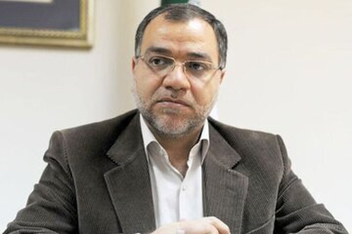 عضو دفتر حفظ و نشر آثار رهبری به تیتر یک روزنامه در مورد دستور رهبر انقلاب برای افزایش برد موشک‌ ها واکنش نشان داد.