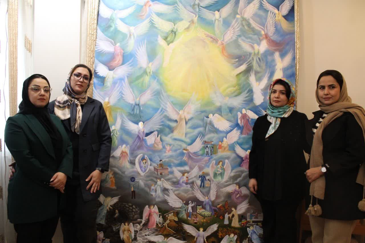 رونمایی اثر فاخر «دست خدا» در مشهد رونمایی اثر فاخر «دست خدا» در مشهد