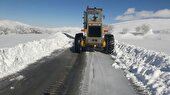 بازگشایی راه ارتباطی ۶۰۰ روستای همدان پس از بارش برف