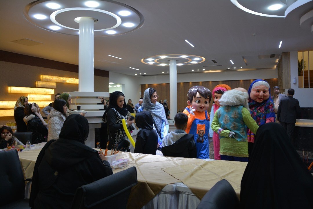 حضورپرشور بانوان همکار و همسر و فرزندان دختر کارکنان گروه صنایع شرکت پتروشیمی خلیج فارس در جشن میلاد حضرت مهدی (عج) حضورپرشور بانوان همکار و همسر و فرزندان دختر کارکنان گروه صنایع شرکت پتروشیمی خلیج فارس در جشن میلاد حضرت مهدی (عج)