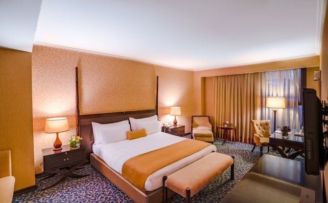 هتل اسپیناس بلوار کشاورز؛ تجربهای مدرن با دسترسی به خیابان ولیعصر هتل اسپیناس بلوار کشاورز؛ تجربهای مدرن با دسترسی به خیابان ولیعصر