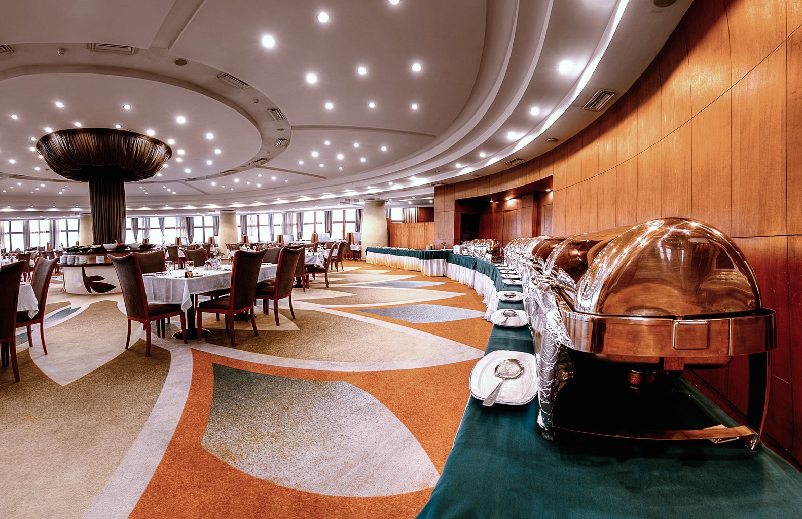 هتل بزرگ شیراز نزدیک آرامگاه حافظ هتل بزرگ شیراز نزدیک آرامگاه حافظ