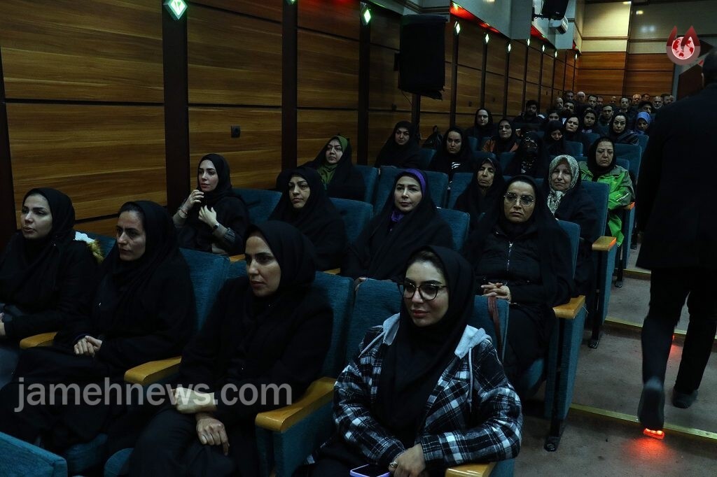 اعضای پروژه کوی بهارقیامدشت، کارمند خوشنام زندانی با ۱۳ میلیارد بدهی را آزاد کردند اعضای پروژه کوی بهارقیامدشت، کارمند خوشنام زندانی با ۱۳ میلیارد بدهی را آزاد کردند