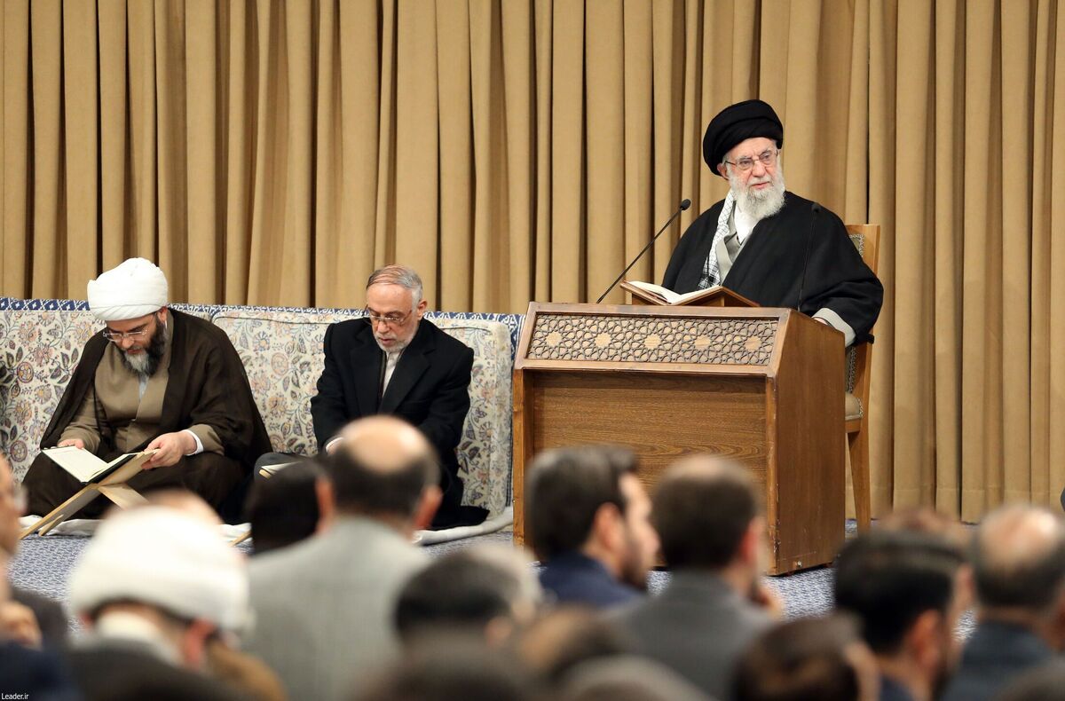 فیلم کامل بیانات حضرت آیت الله خامنه ای رهبر معظم انقلاب اسلامی در محفل انس با قرآن کریم در اولین روز از ماه مبارک رمضان را مشاهده کنید.