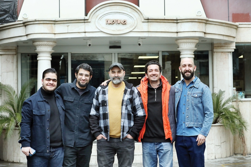 لذت خنده در آرامش مسجد