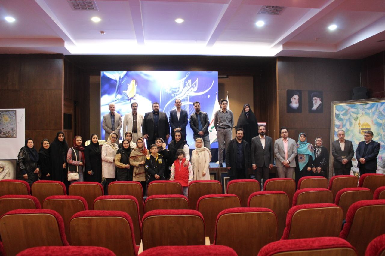 تابلوی نقاشی «دست خدا» رونمایی شد