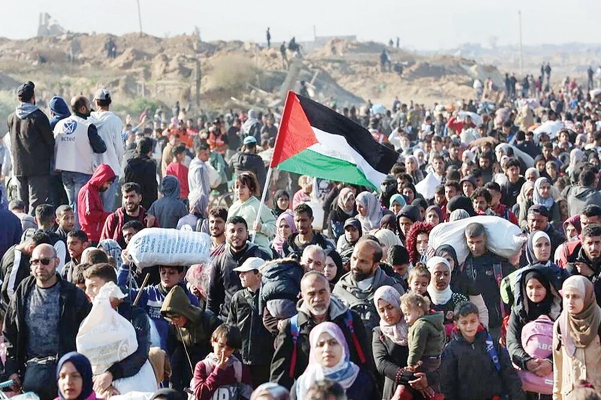 مسأله فلسطین اکنون به یک مسأله جهانی تبدیل شده و طرحی که ترامپ برای چندمین‌بار در رویدادهای مختلف تاکید کرده است که ساکنان نوار غزه باید از غزه کوچ کنند و به اردن و مصر بروند و ادعا می‌کند این برای خود مردم غزه بهتر است، چرا‌که لیاقت یک زندگی راحت و بدون دردسر را دارند.