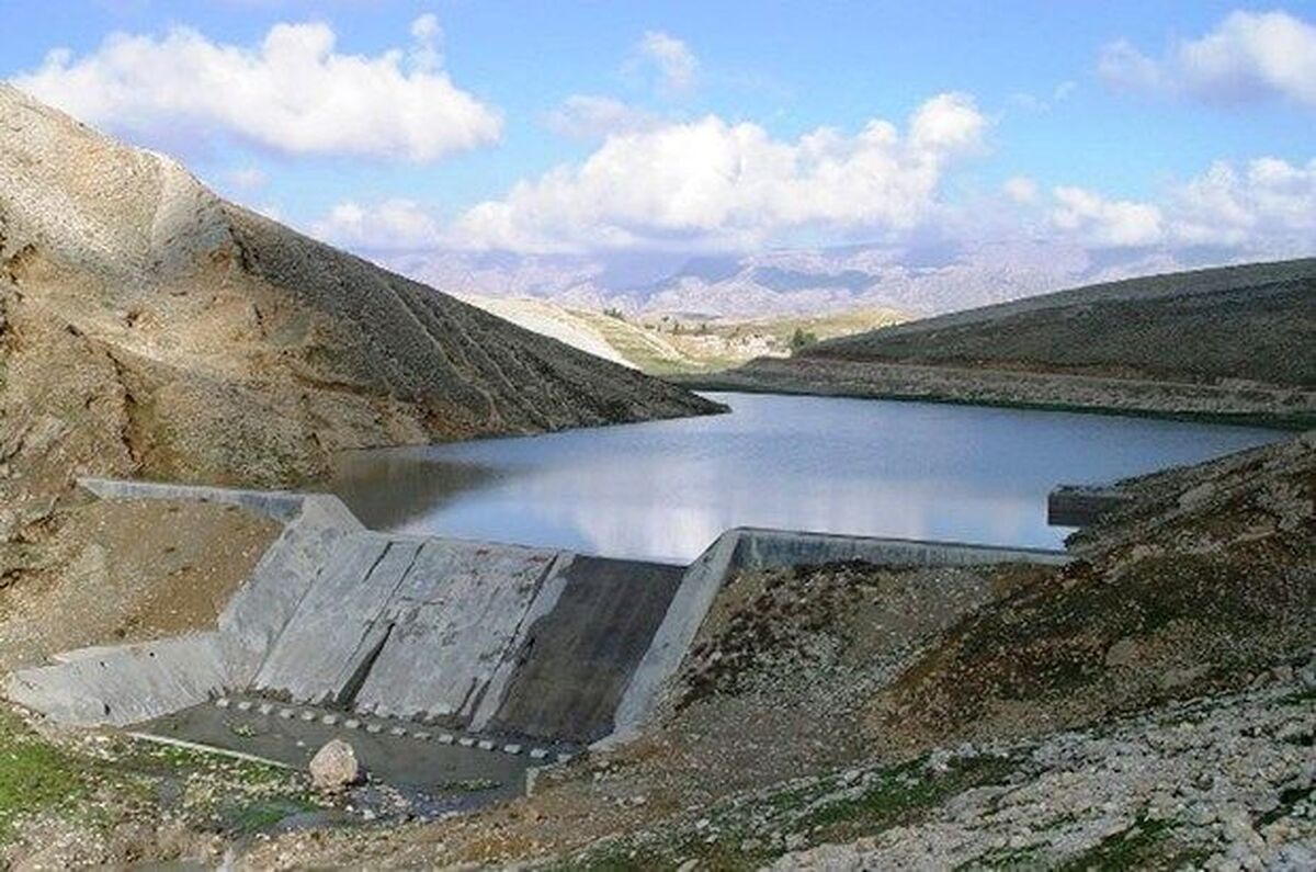 بدنبال بارندگی‌های دو روز گذشته هرمزگان، سازه‌های آبخیزداری استان، ۱۱۰ میلیون مترمکعب آبگیری شد.