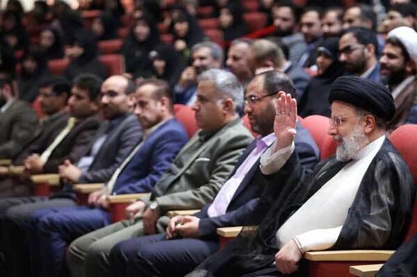 نباید با فشار نماینده و استاندار هرجایی دانشگاه فرهنگیان بنا کرد