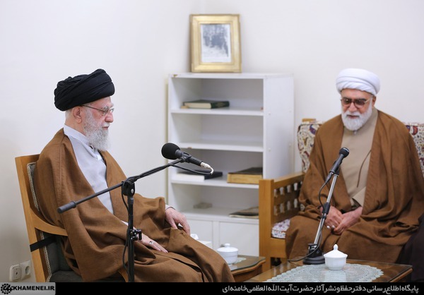 یکی از وظایف بزرگمان این است که ائمه را به دنیا معرفی کنیم یکی از وظایف بزرگمان این است که ائمه را به دنیا معرفی کنیم