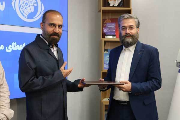 تعداد سکوهای مجوز دار ساترا به ۴۴۹ رسید | برگزاری انتخابات مجمع عمومی و اتحادیه رسانههای فراگیر در خردادماه تعداد سکوهای مجوز دار ساترا به ۴۴۹ رسید | برگزاری انتخابات مجمع عمومی و اتحادیه رسانههای فراگیر در خردادماه