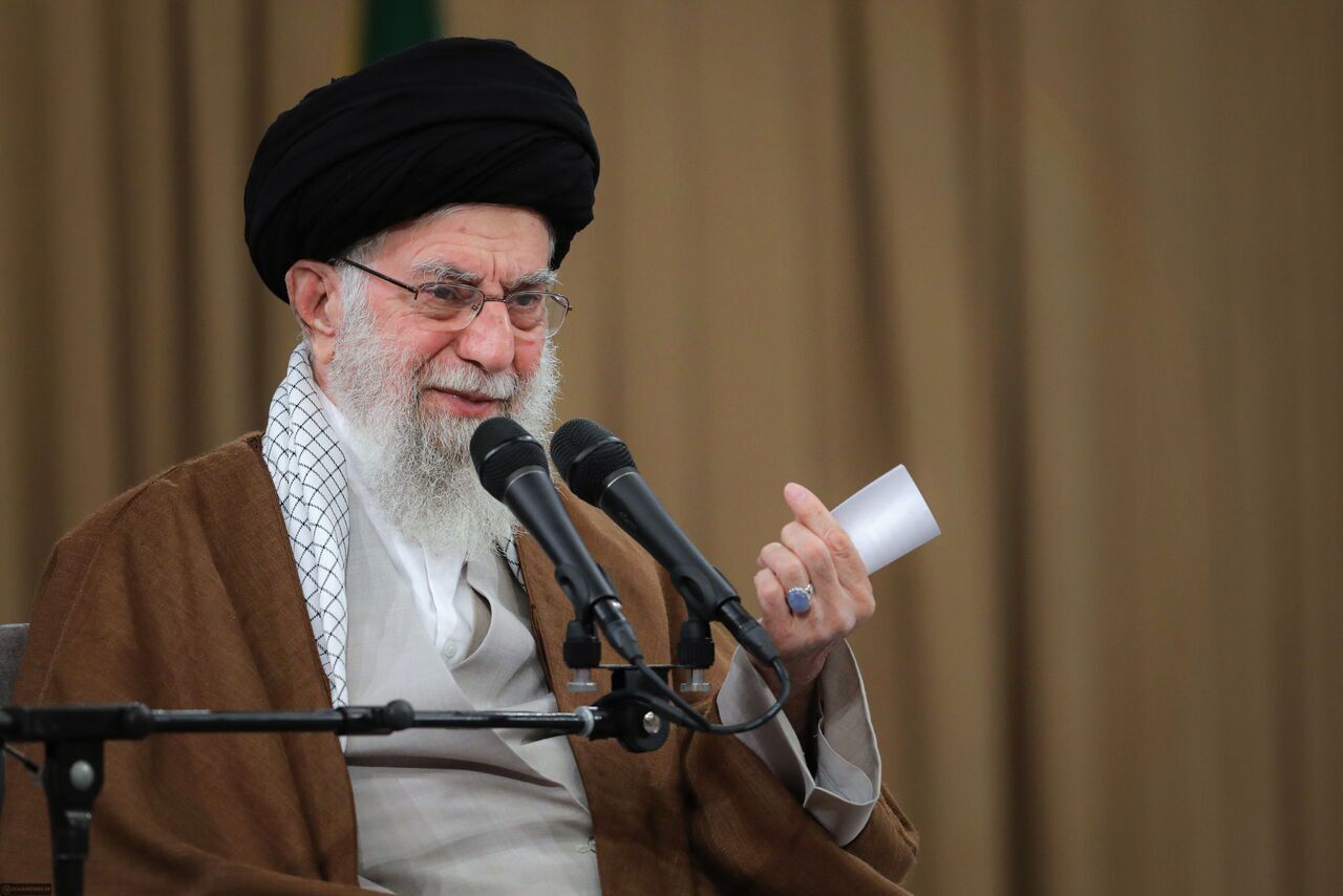 بالگرد حامل رئیس جمهور دچار سانحه «فرود سخت» شد + اسامی همراهان بالگرد حامل رئیس جمهور دچار سانحه «فرود سخت» شد + اسامی همراهان