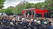 عبور پیکر شهدای خدمت از میان خیل جمعیت
