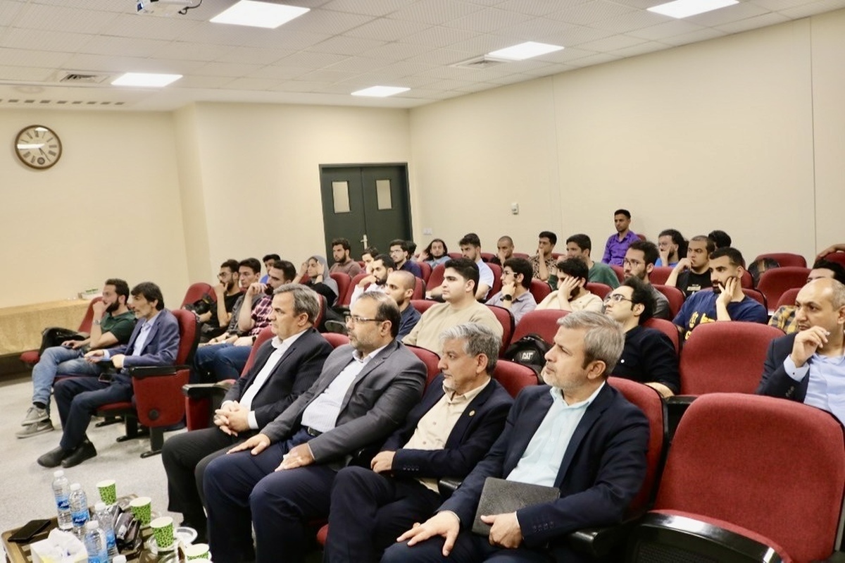 حضـور مدیرعامل ایزوایکو در جمع صمیمانه دانشجویان دانشگاه شریف