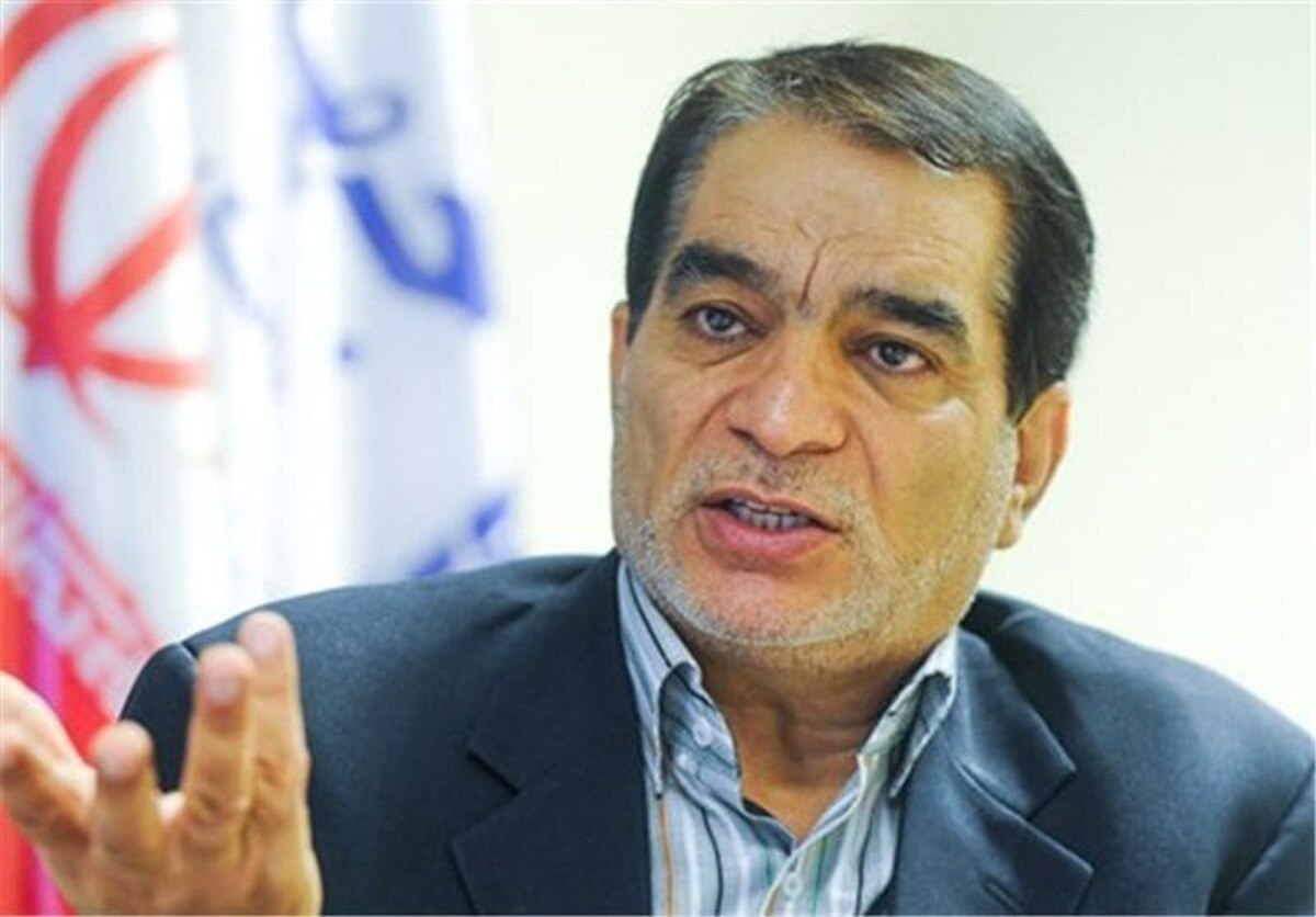 محسن کوهکن نماینده ادوار مجلس برای ثبت نام در انتخابات ریاست جمهوری وارد ستاد انتخابات کشور شد.