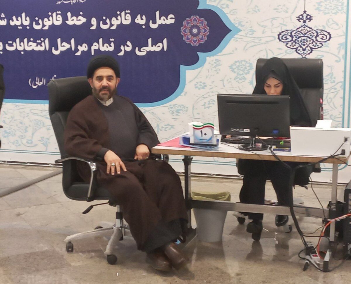 حجت‌الاسلام سید احمد موسوی نماسنده ادوار مجلس در انتخابات ریاست جمهوری دوره چهاردهم نام‌نویسی کرد.