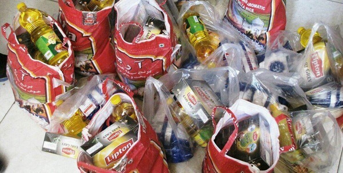 رئیس کمیته امداد منطقه سه بندرعباس گفت: از ابتدای خرداد تاکنون ٩٢۶ بسته معیشتی و مواد غذایی بین خانواده‌های مددجو توزیع شده است. ‫